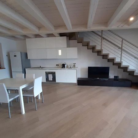 Bmp Apartment Deluxe 1 Jacuzzi Riscaldata Privata Vista Lago Di Garda ブレンゾーネ エクステリア 写真