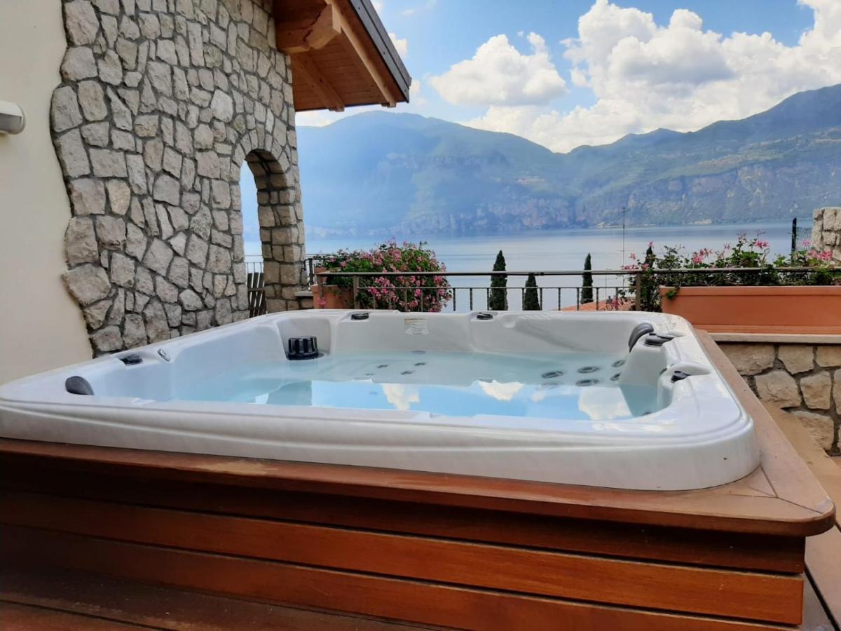 Bmp Apartment Deluxe 1 Jacuzzi Riscaldata Privata Vista Lago Di Garda ブレンゾーネ エクステリア 写真
