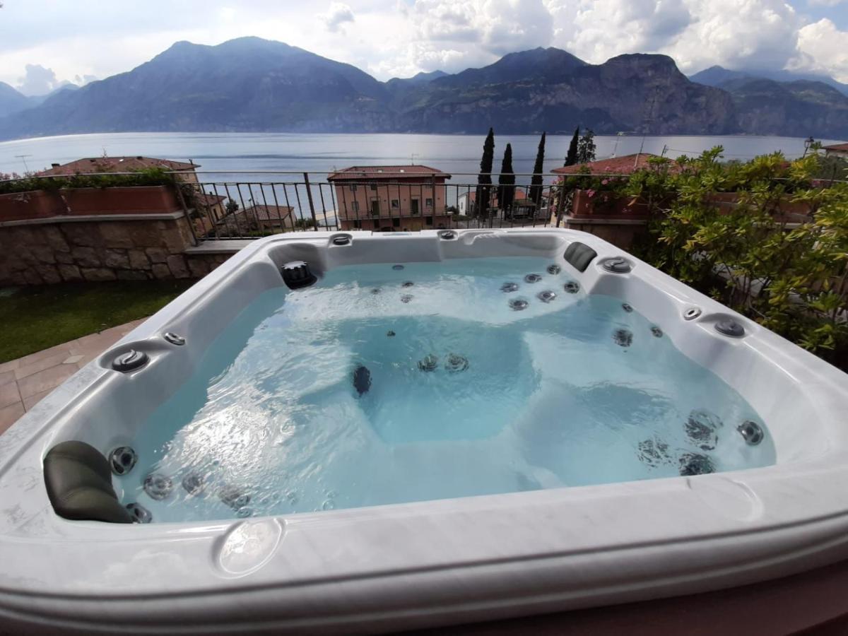 Bmp Apartment Deluxe 1 Jacuzzi Riscaldata Privata Vista Lago Di Garda ブレンゾーネ エクステリア 写真
