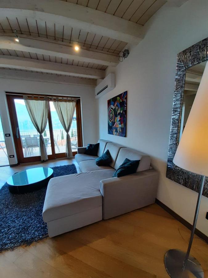 Bmp Apartment Deluxe 1 Jacuzzi Riscaldata Privata Vista Lago Di Garda ブレンゾーネ エクステリア 写真