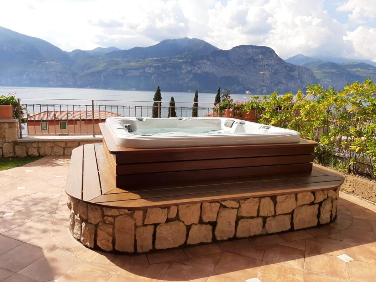 Bmp Apartment Deluxe 1 Jacuzzi Riscaldata Privata Vista Lago Di Garda ブレンゾーネ エクステリア 写真